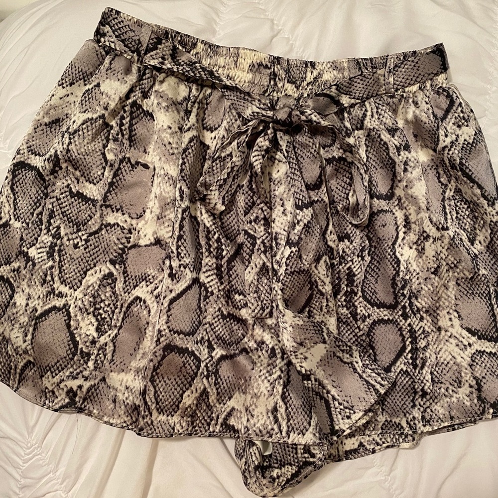 Snakeskin patterned tie shorts